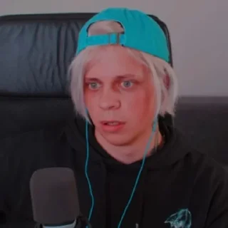 😳