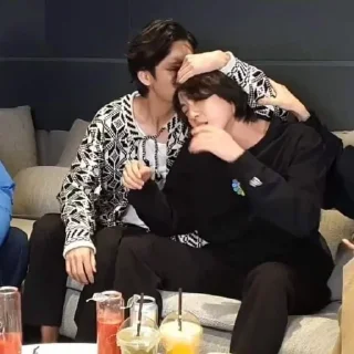 😘