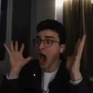 😱
