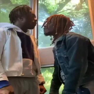 👺