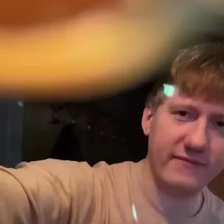🥳
