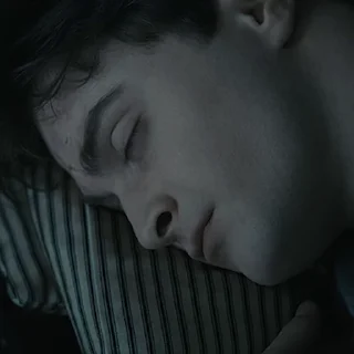 😴