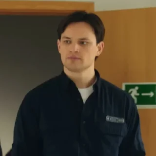 🤨