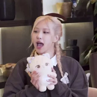 😐