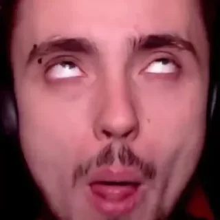 😠