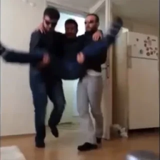 🍾