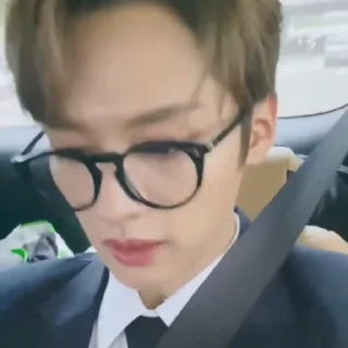 😁