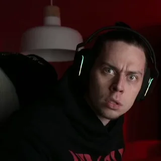 👹