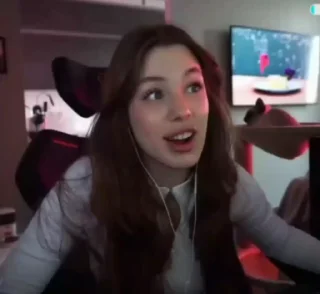 😡