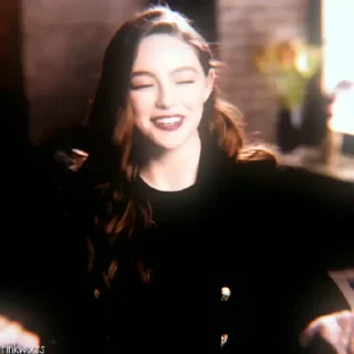 😈