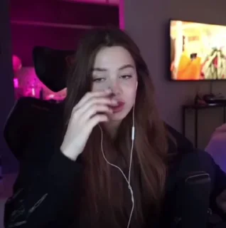 😈