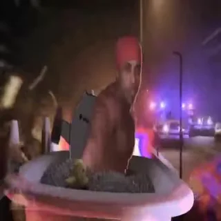 🕺