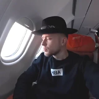 🤠