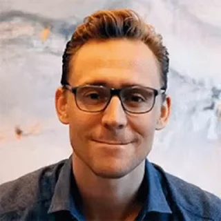 Tom Hiddleston @flowwercat