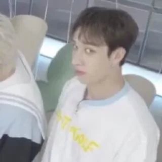 😳