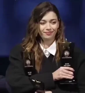 😶