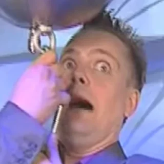 😱