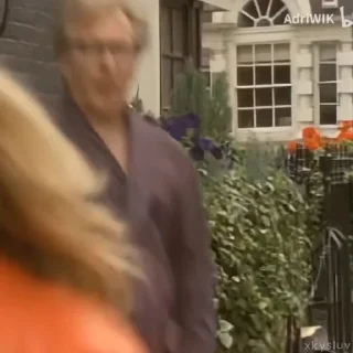 🤨