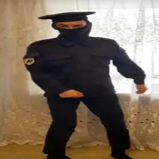 🤨