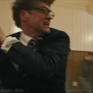 😡