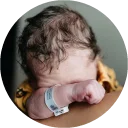👶