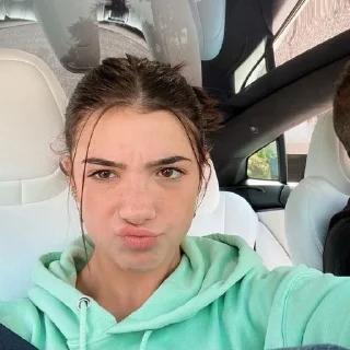 🤨