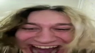😂