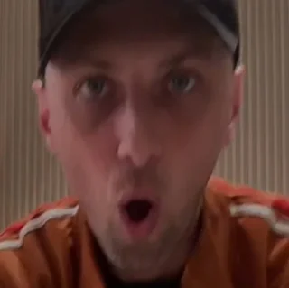 😮