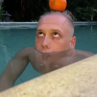 😘