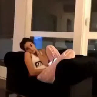 😐