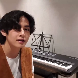 'Tae-Hyung | @iStickerLand,
