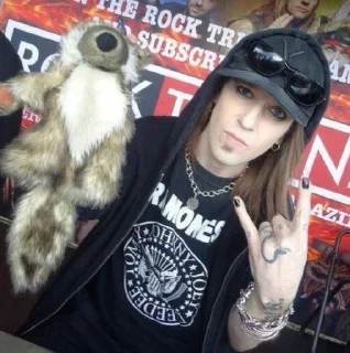 🤘