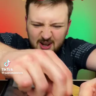 👹
