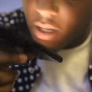 🗣