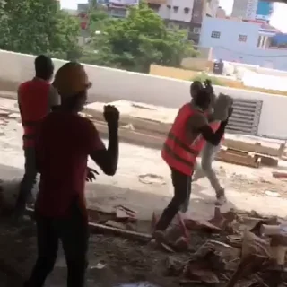 👊