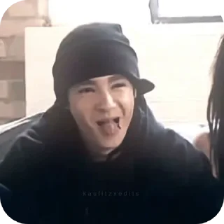 😜