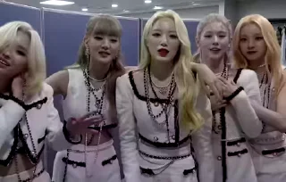 👩‍👩‍👧‍👧