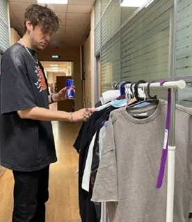 👔