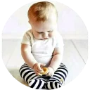 👶