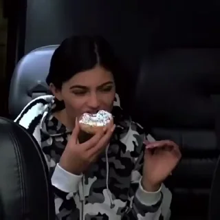 😐