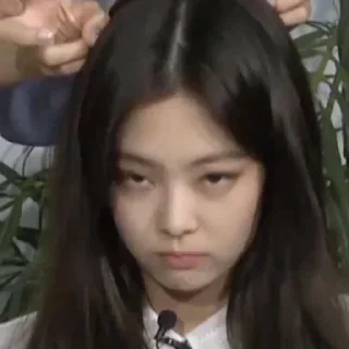 😠