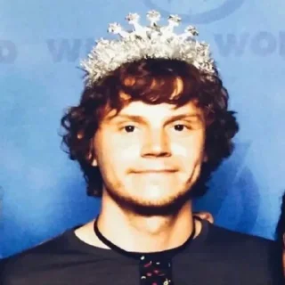👑