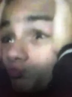 😧