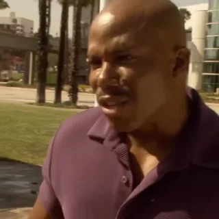 🗣