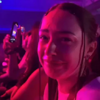 😭