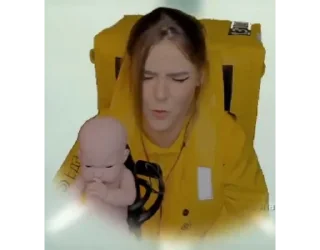 😣