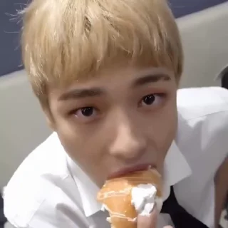 😋