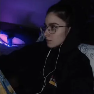 😨