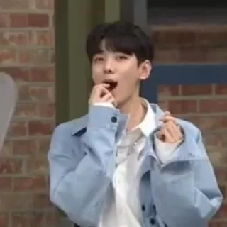 😘