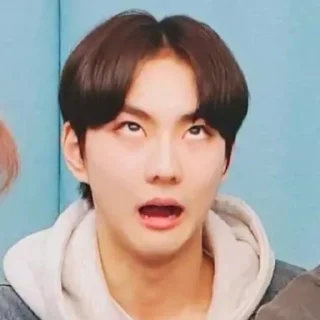 😨